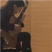 Scelgo attivamente di condividere nozioni, informazioni di carattere musicale a chi, come me, vive e sente la musica come una vera